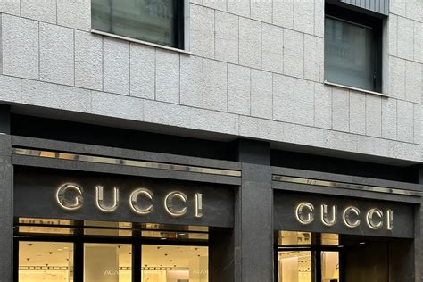 vetrine natale gucci|La nuova boutique Gucci in Montenapoleone .